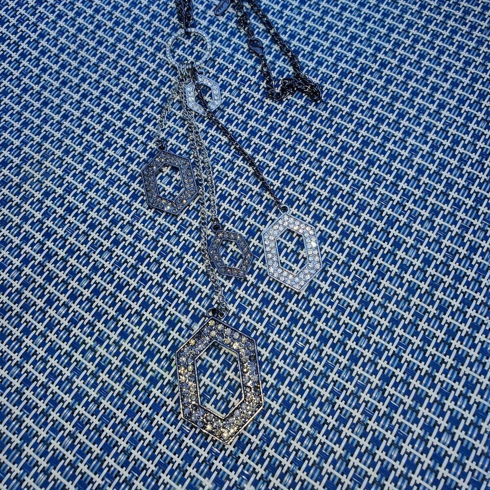 Guess Brand Necklace 💎💎💎 Must Have 💎💎💎💎💎💎